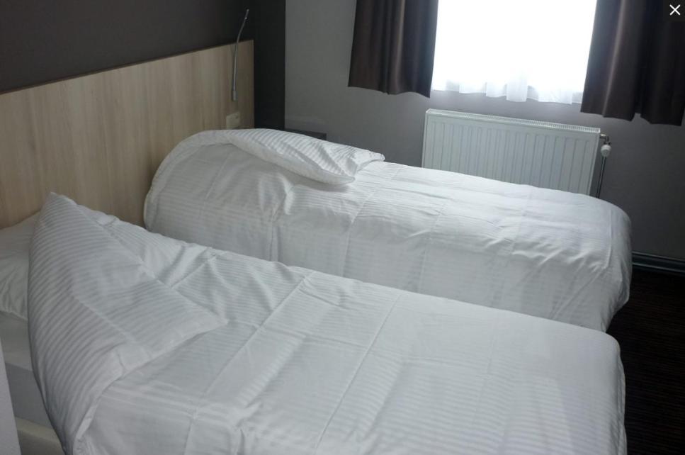 Hotel Les 100 Ciels Saint-Hubert Kamer foto